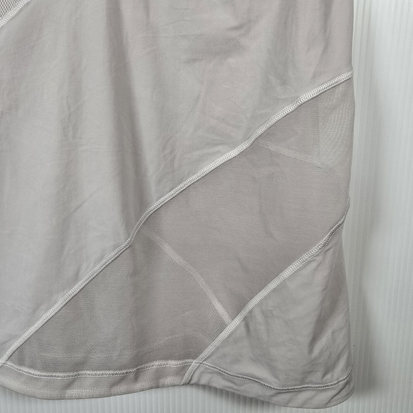 Lululemon Mesh in Motion Racerback in Dove Grey size 6? Activewear Athlete - Picture 6 of 8